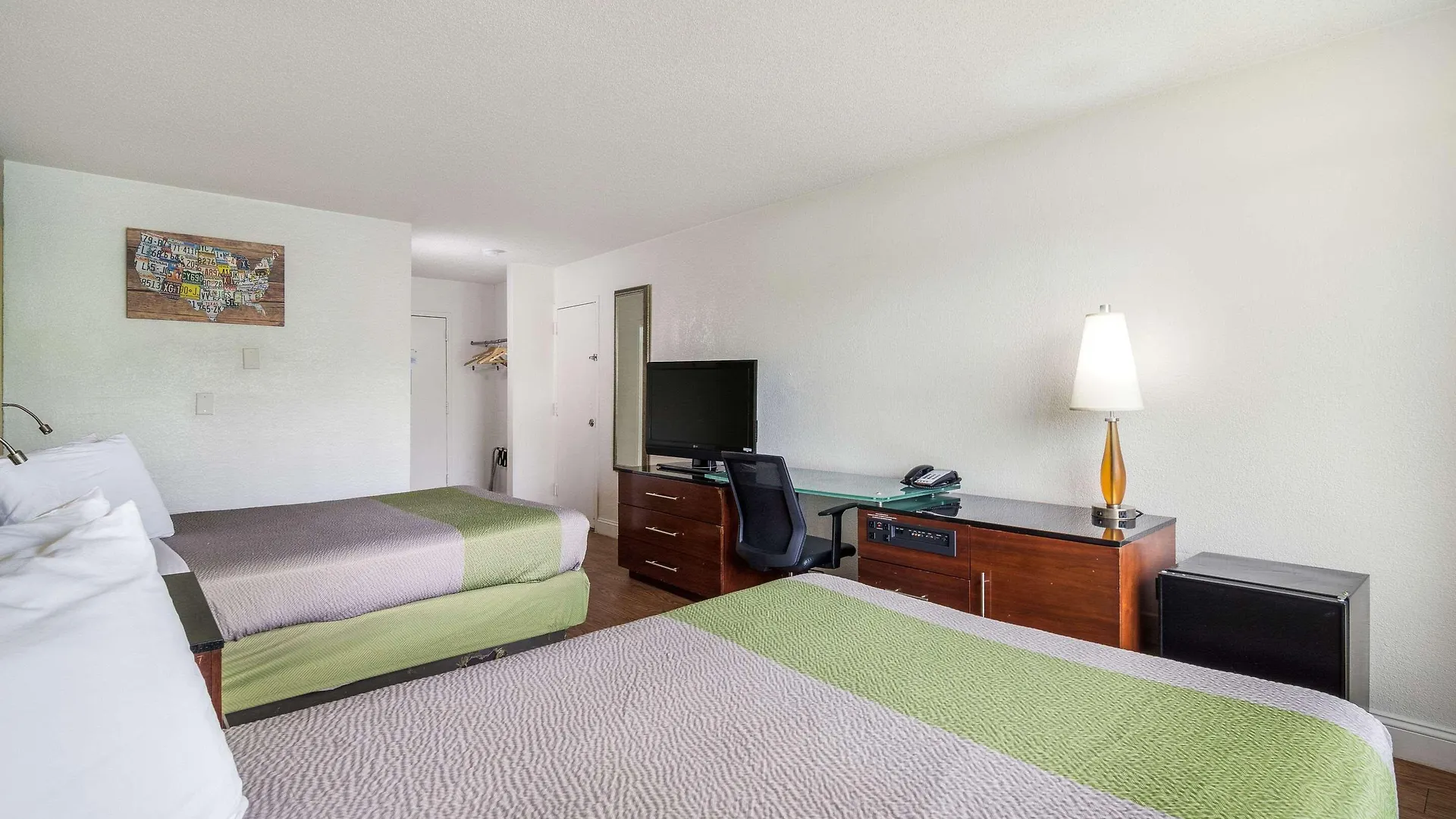 מלון שרלוט Econo Lodge Airport Near Billy Graham Parkway