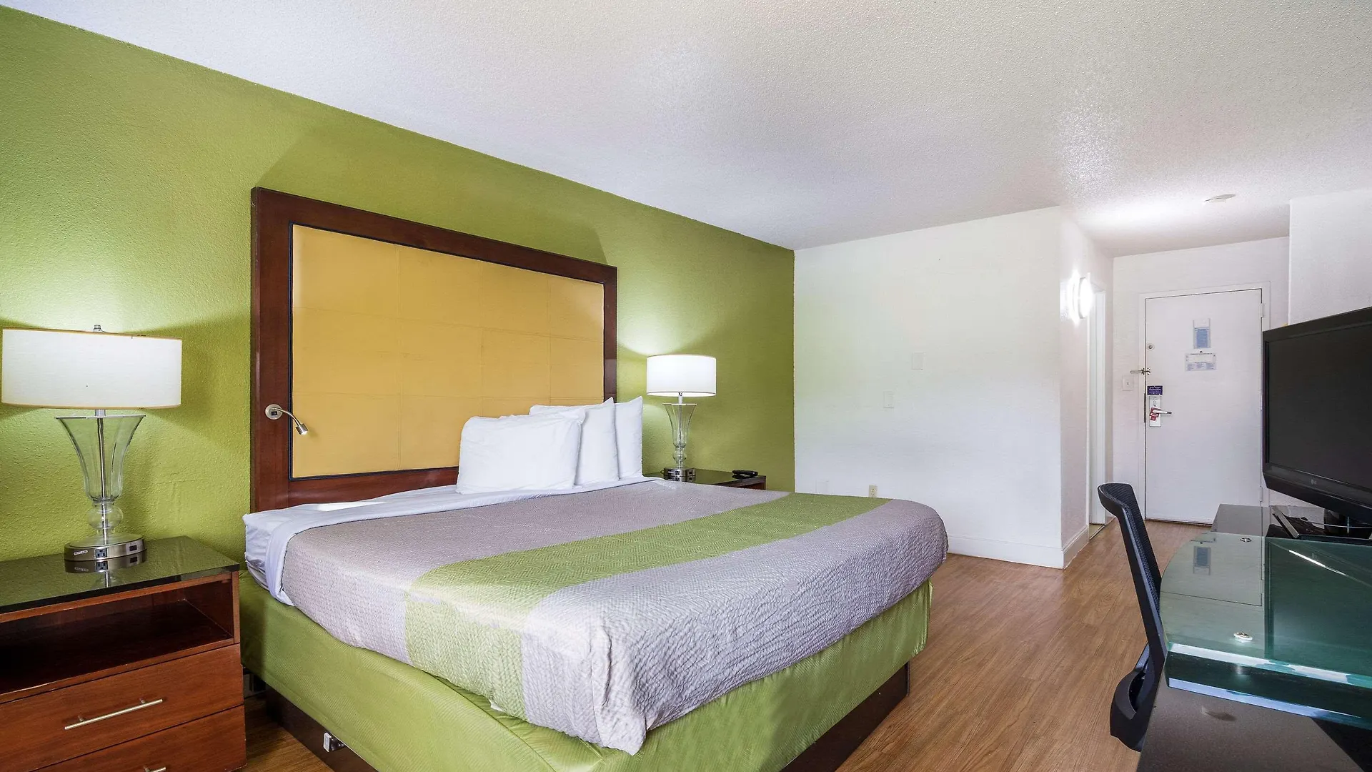 מלון שרלוט Econo Lodge Airport Near Billy Graham Parkway