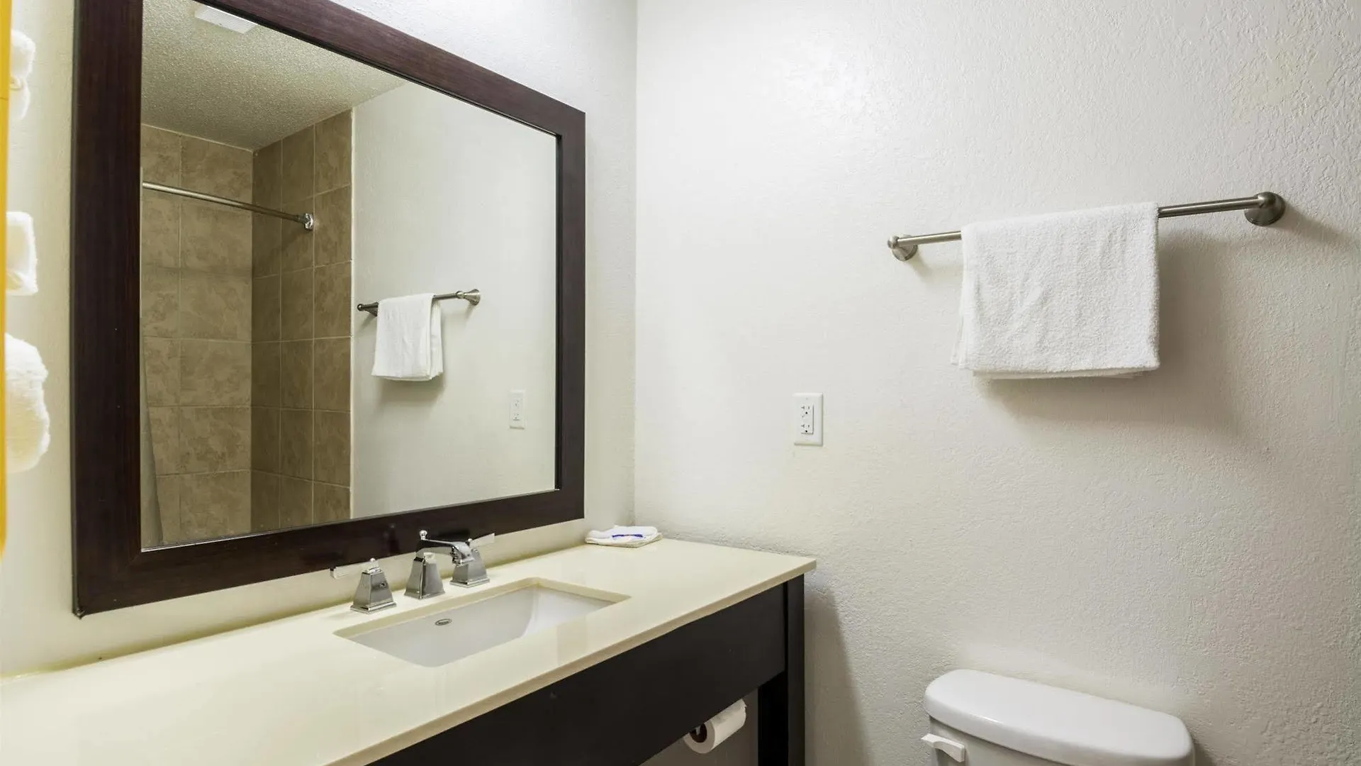 מלון שרלוט Econo Lodge Airport Near Billy Graham Parkway