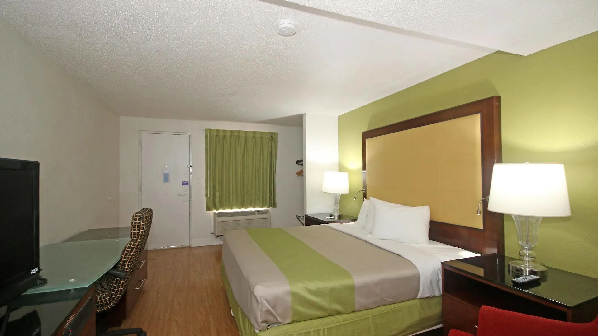 שרלוט Econo Lodge Airport Near Billy Graham Parkway 2*,  ארצות הברית